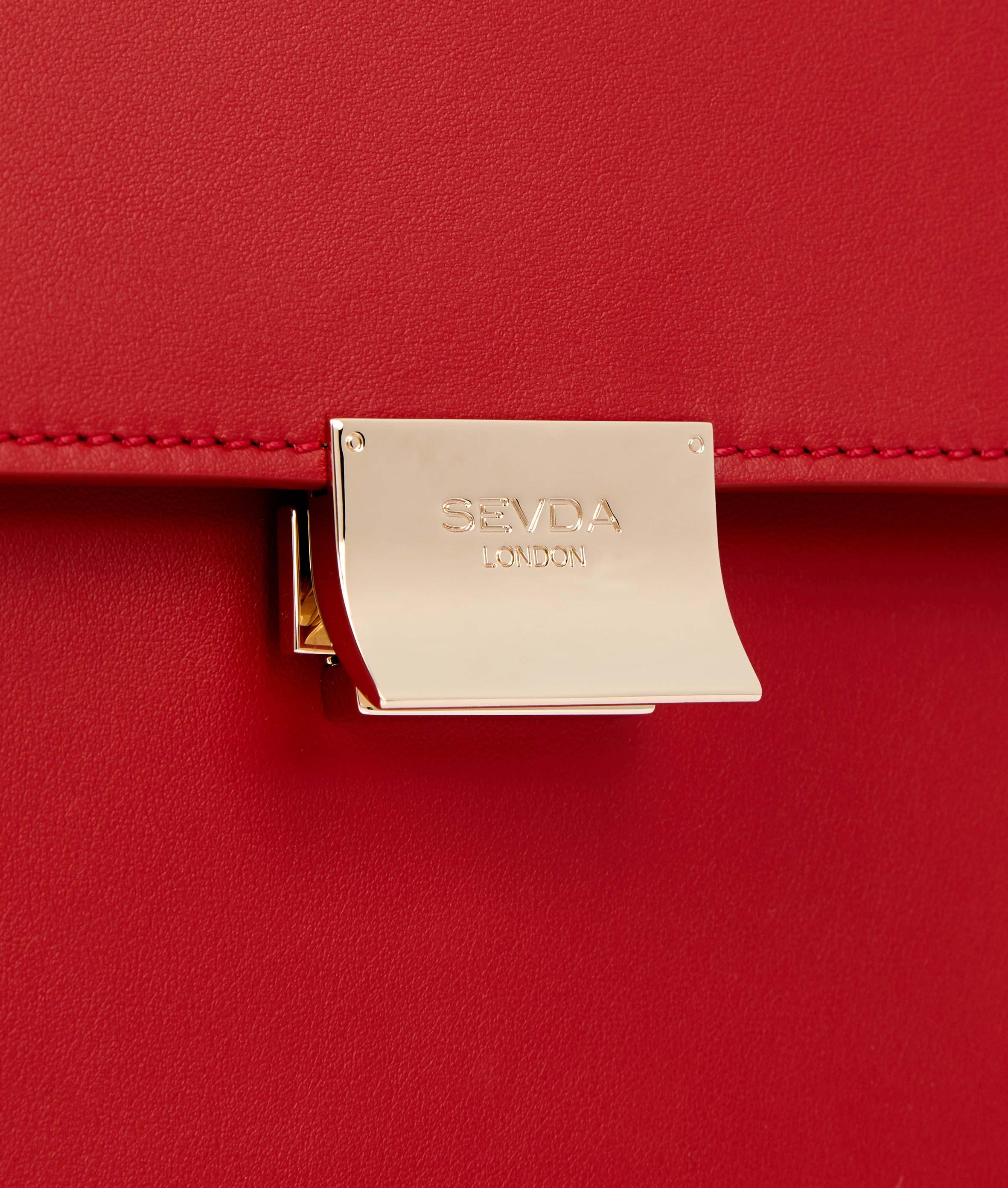  Red Leather Designer Shoulder Bag - The fusion of London's style and Italian craftsmanship.